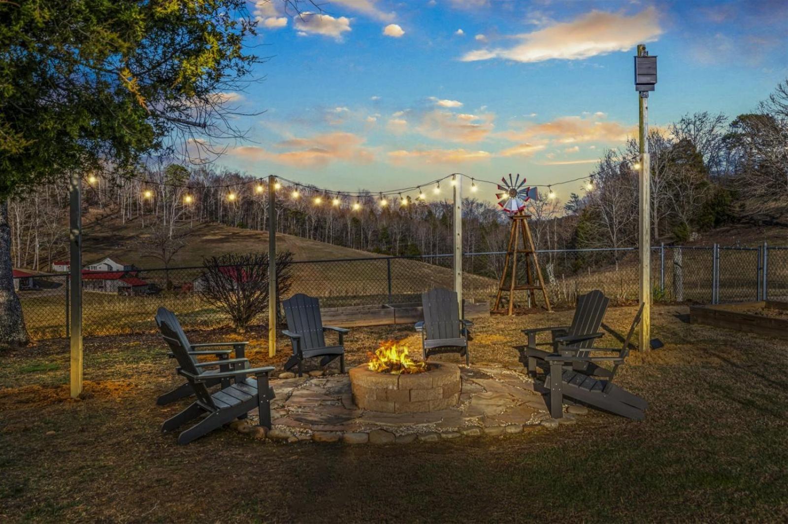 Hidden Star Hideaway-Blackberry Farm-Smoky Mtn Nat Park-Hot Tub- Fire Pit- Fenced Yard- Pet Friendly Walland Экстерьер фото