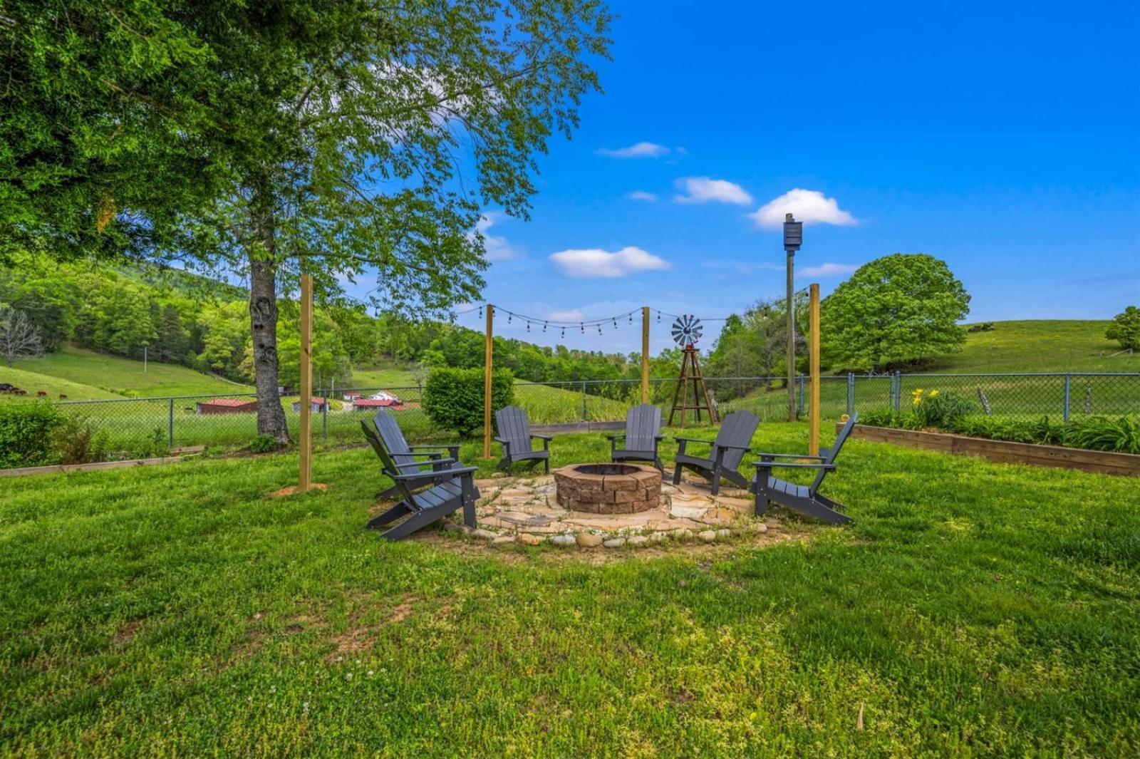 Hidden Star Hideaway-Blackberry Farm-Smoky Mtn Nat Park-Hot Tub- Fire Pit- Fenced Yard- Pet Friendly Walland Экстерьер фото
