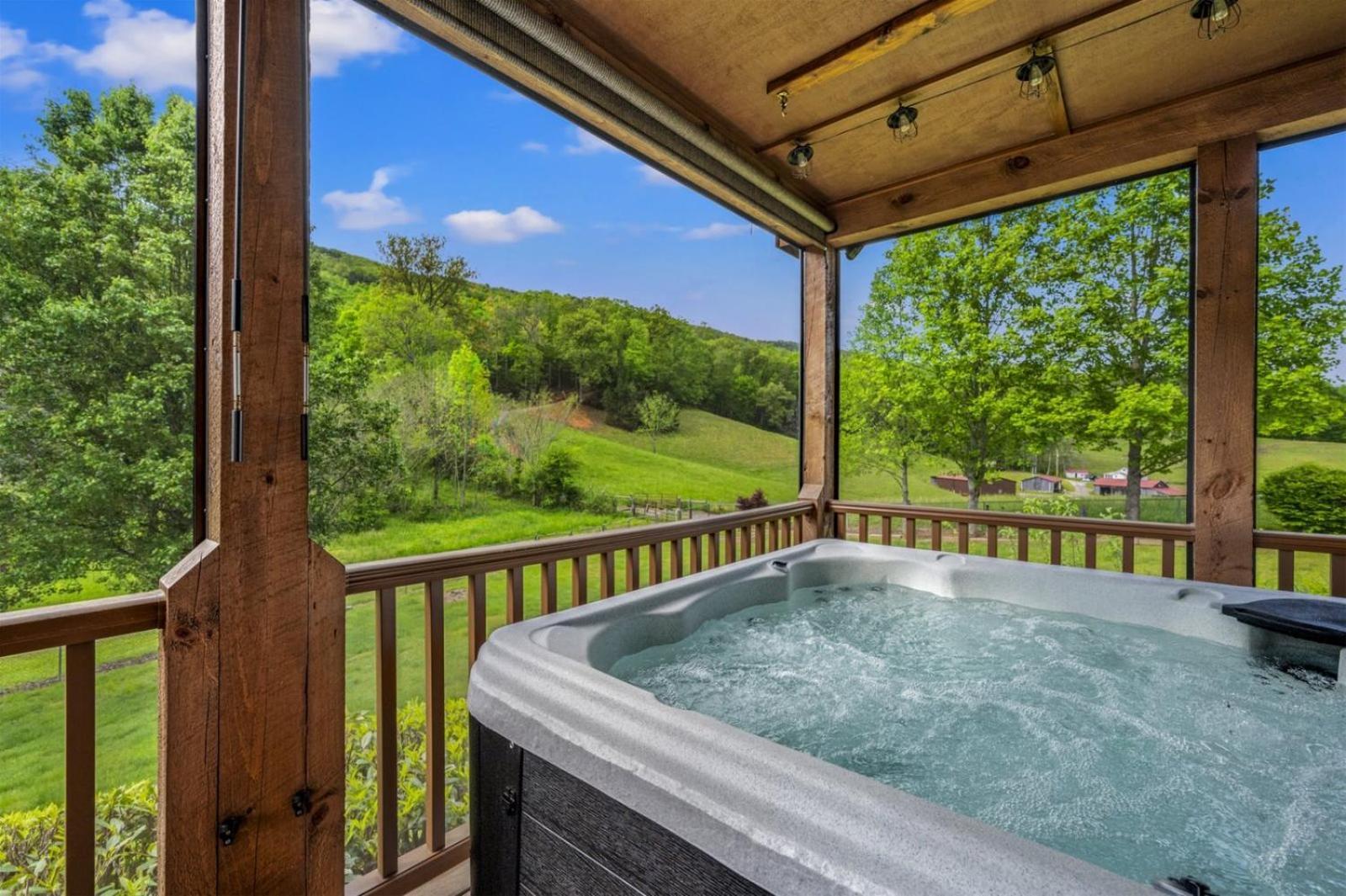 Hidden Star Hideaway-Blackberry Farm-Smoky Mtn Nat Park-Hot Tub- Fire Pit- Fenced Yard- Pet Friendly Walland Экстерьер фото