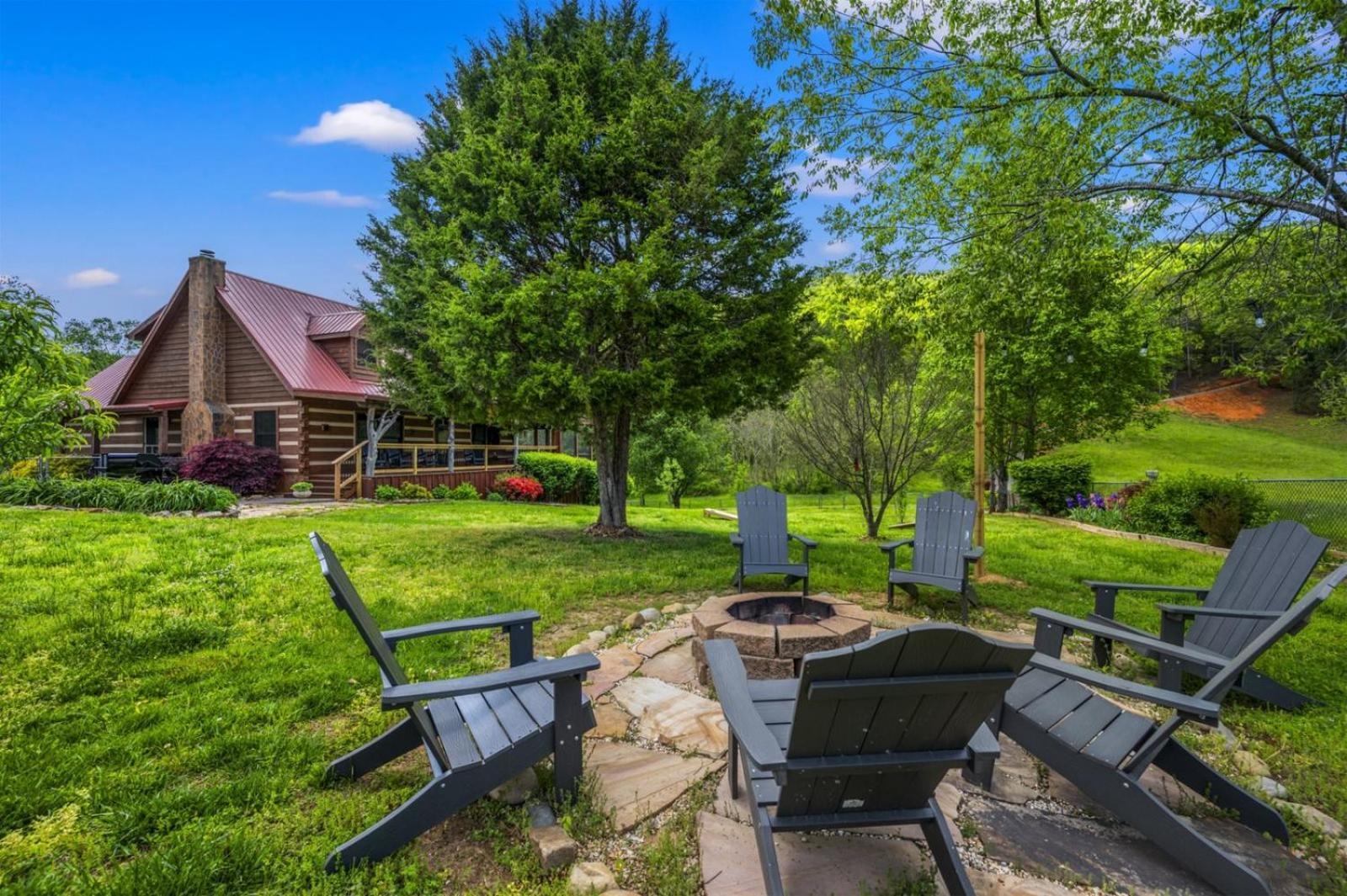 Hidden Star Hideaway-Blackberry Farm-Smoky Mtn Nat Park-Hot Tub- Fire Pit- Fenced Yard- Pet Friendly Walland Экстерьер фото